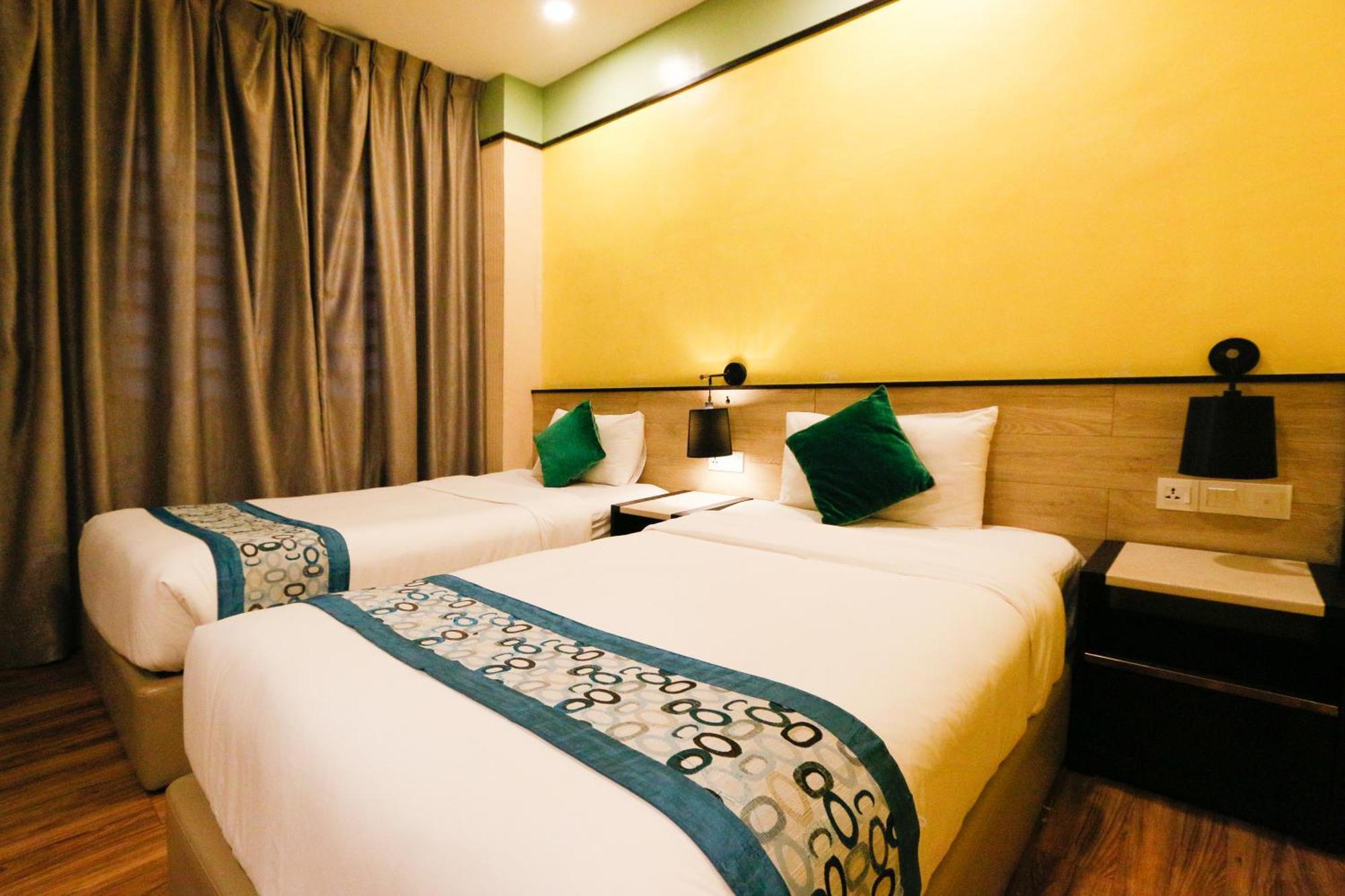 Golden Roof Hotel, Seri Iskandar Exterior foto