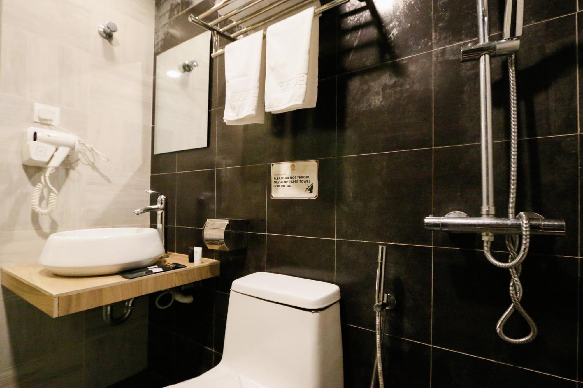 Golden Roof Hotel, Seri Iskandar Exterior foto